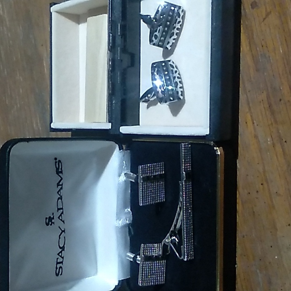 ⭐️Vittorio Vico and Stacy Adam's sterling silver cuff links  and tie bar